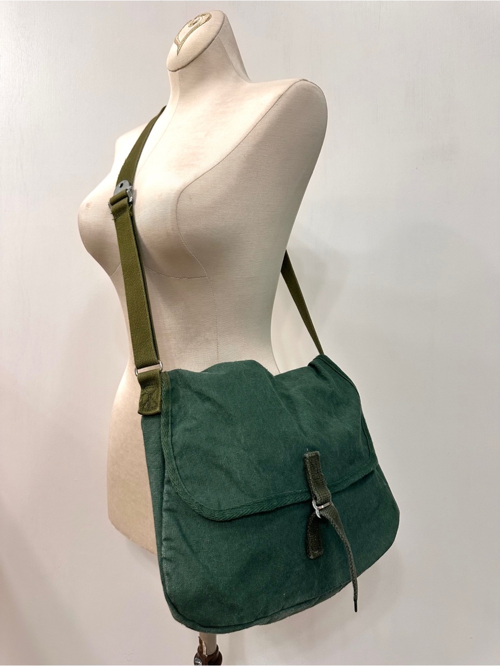 Kumfort Utilit Bag Byer MFG Co. VTG Green Crossbody  Buckle Orono Maine US